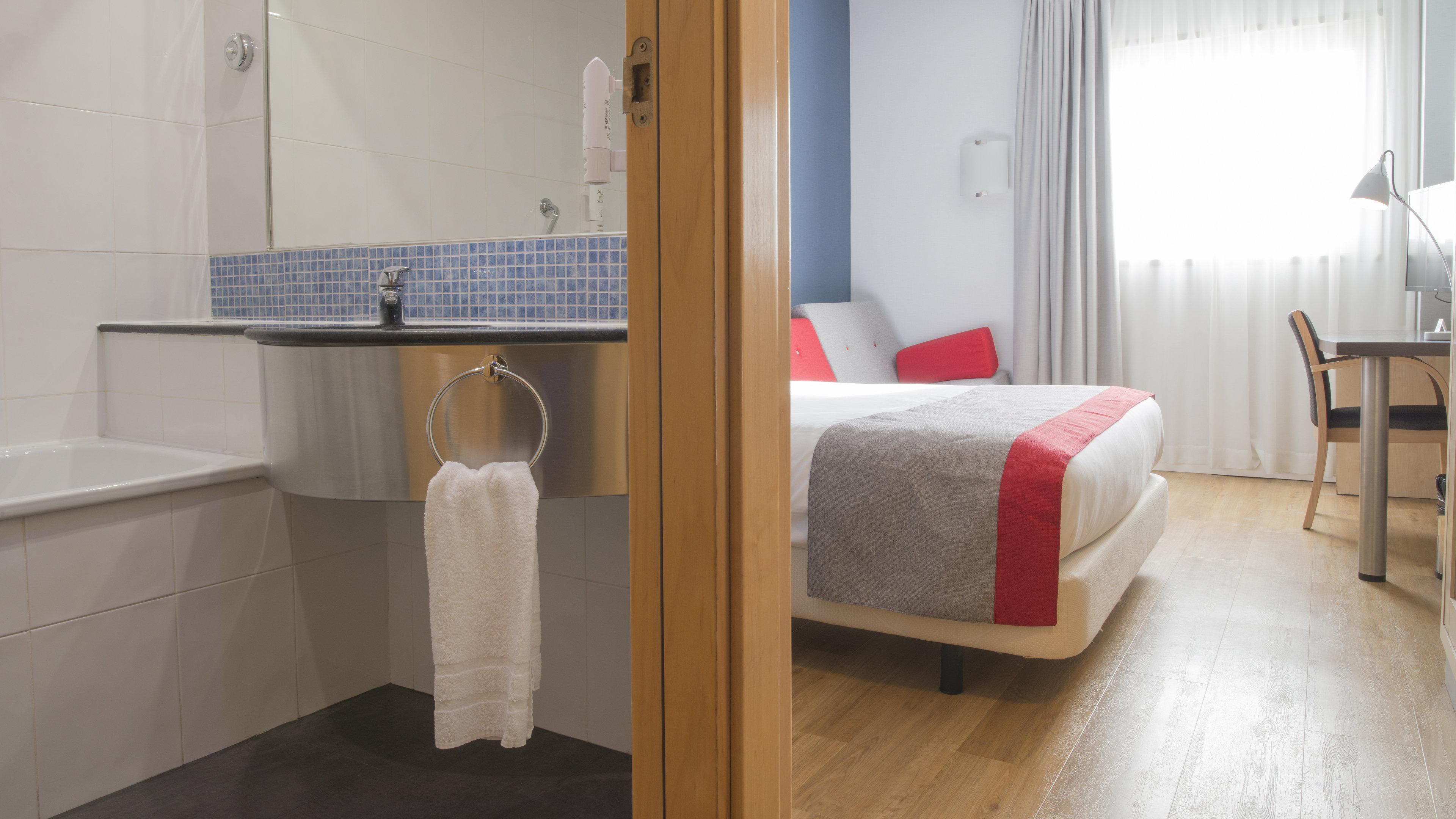 Holiday Inn Express Molins De Rei By Ihg Екстер'єр фото