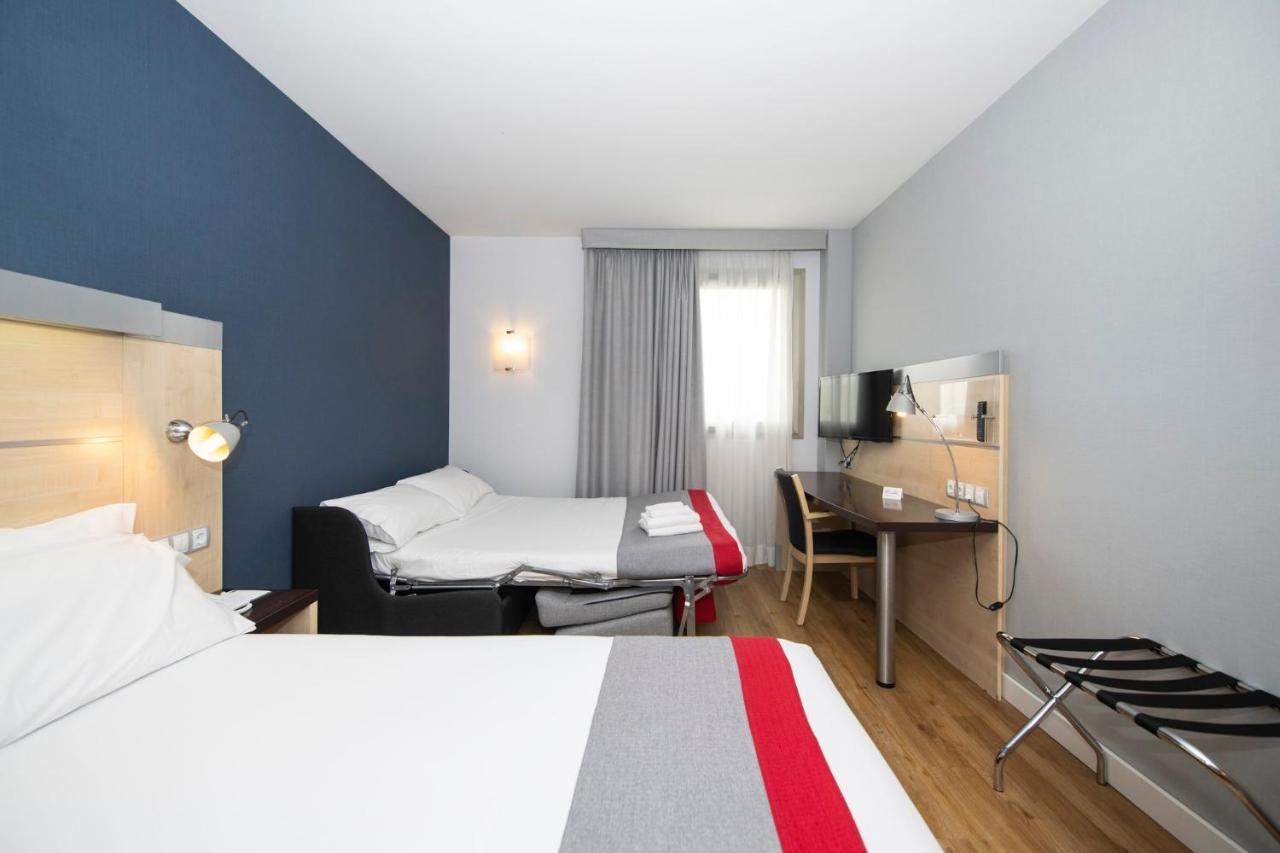 Holiday Inn Express Molins De Rei By Ihg Екстер'єр фото