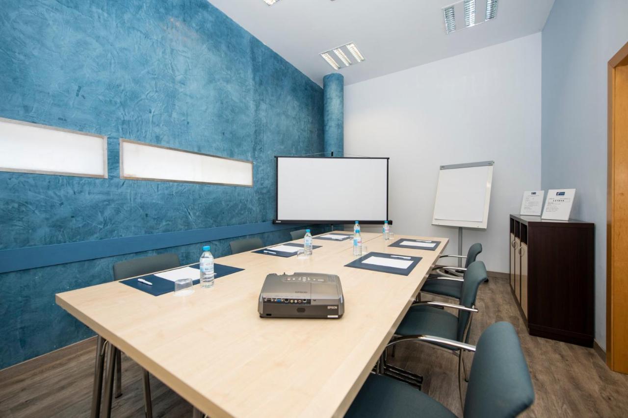 Holiday Inn Express Molins De Rei By Ihg Екстер'єр фото