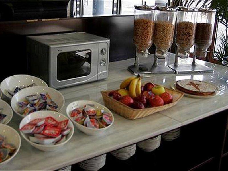 Holiday Inn Express Molins De Rei By Ihg Екстер'єр фото