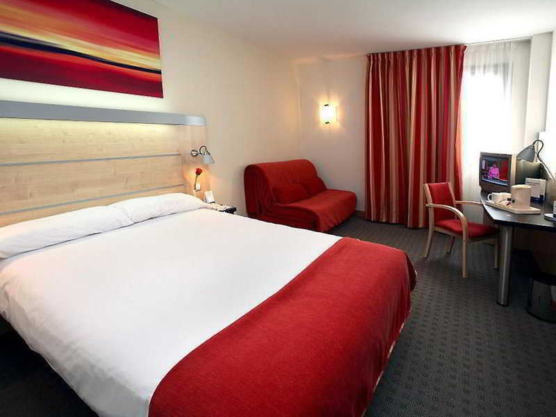Holiday Inn Express Molins De Rei By Ihg Екстер'єр фото